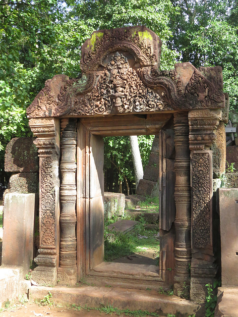 Banteay Srei, édifice nord de la cour de la 3e enceinte.