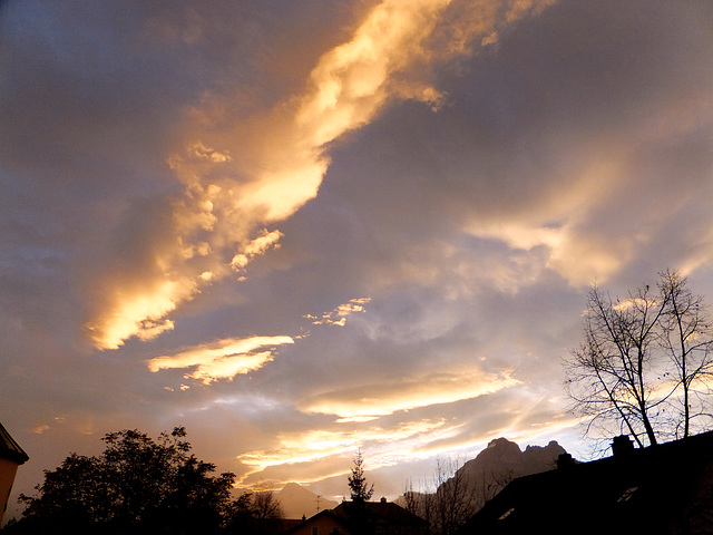 Ein Sonnenaufgang bei Föhn...  ©UdoSm