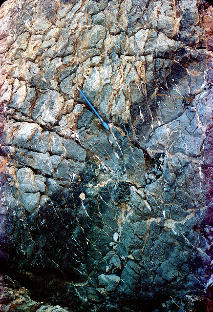 15-tectonic_spar_in_outcrop_adj