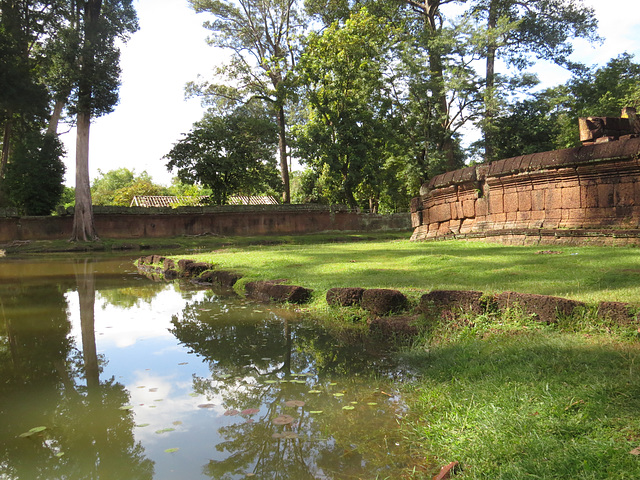 Banteay Srei : douves.