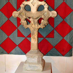 Musée de l'abbaye. Calvaire du XIVème siècle (Est de la France ou ouest de L'allemagne). Musée de l'abbaye. Calvaire du XIVème siècle (Est de la France ou ouest de L'allemagne).