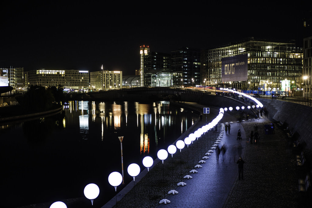 Berlin. Spreebogen am Hauptbahnhof. 9. November 2014