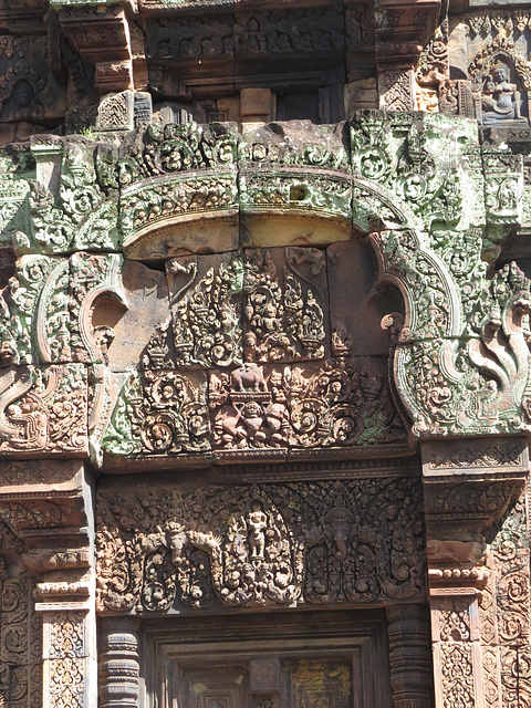 Banteay Srei : sanctuaire sud, face sud.