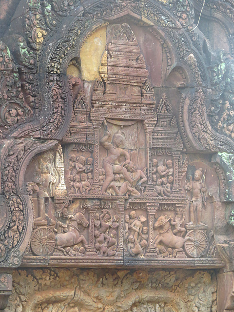 Banteay Srei : bibliothèque nord, face ouest.