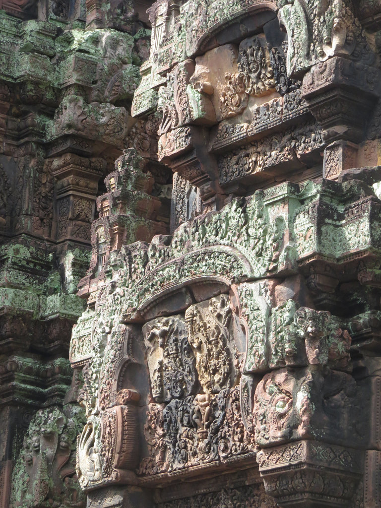 Banteay Srei : sanctuaire nord, face est