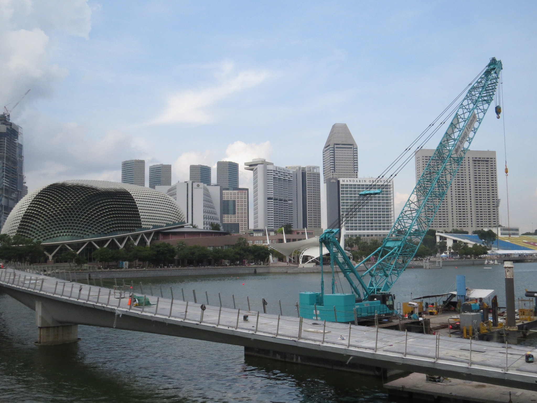 La skyline vers Esplanade.