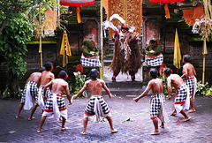 Bali.  Batu Bulan, Barong Tanz 9. ©UdoSm