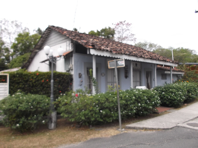 Blurry house of Panama / Maison brouillée du Panama.