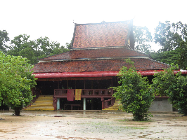 Angkov Vat : temple bouddiste en activité.