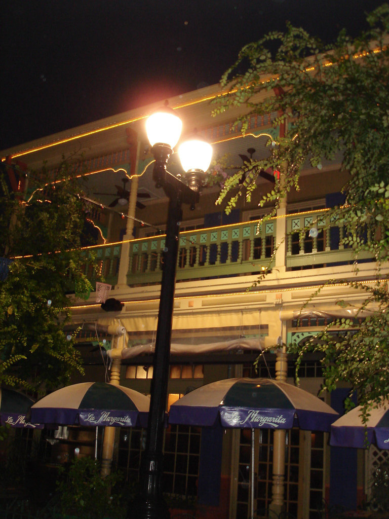 La Margarita street lamp