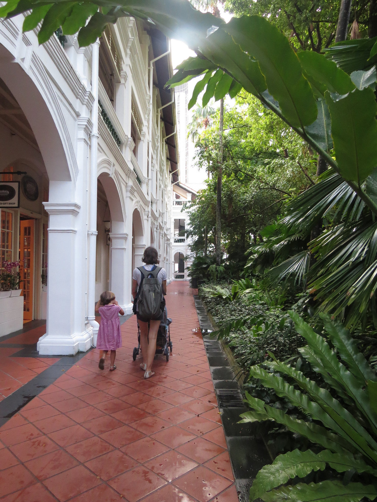 Raffles Hotel, 4