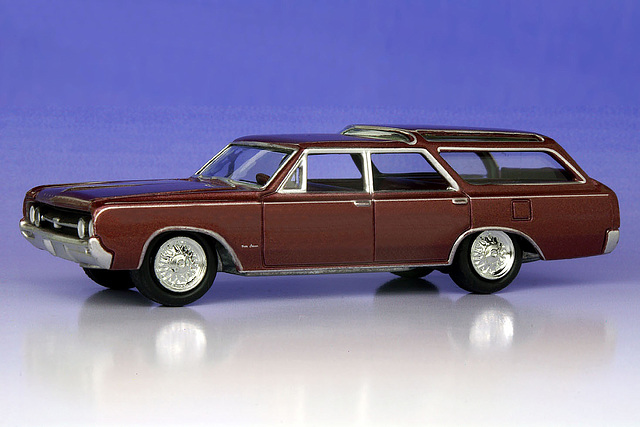 Johnny Lightning 1964 Oldsmobile Vista Cruiser