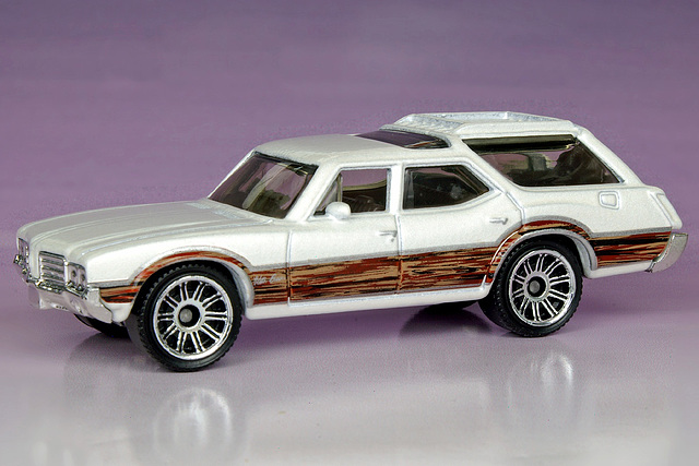 Matchbox '71 Oldsmobile Vista Cruiser