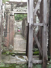 Bayon : galerie ouest de la première terrasse.