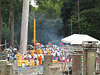 Bayon : célébration devant la porte est.