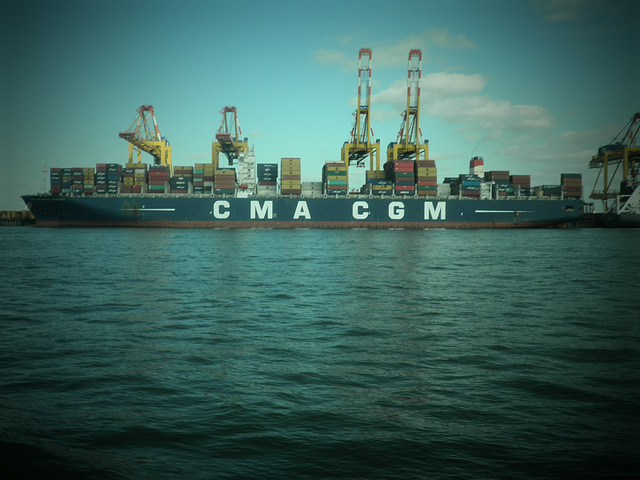 Containerschiff  AMERIGO VESPUCCI