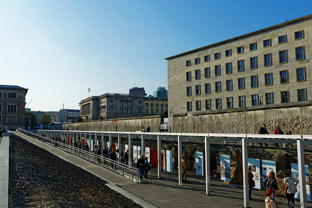 Dauerausstellung "Der Warschauer Aufstand 1944" in der Topographie des Terrors (© Buelipix)