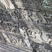 Baphuon : bas-reliefs de combats sur le gopura ouest de la 1e terrasse.