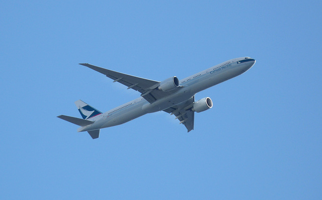 Boeing 777-367ER B-KQP (Cathay Pacific)