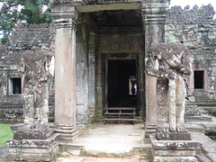 Preah Khan : gopura de la 3e enceinte.