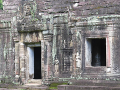 Preah Khan : mur de la 3e enceinte.