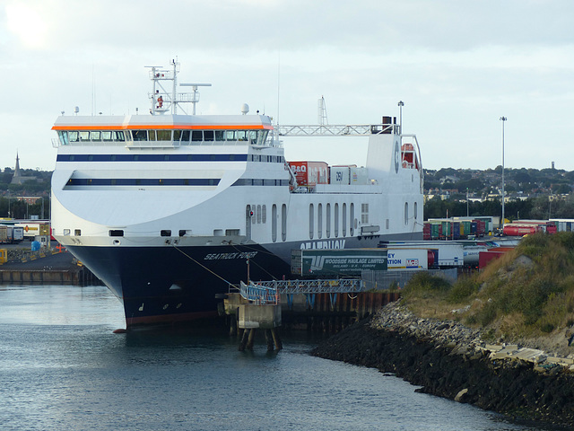 Seatruck Power at Dublin (2) - 24 September 2014