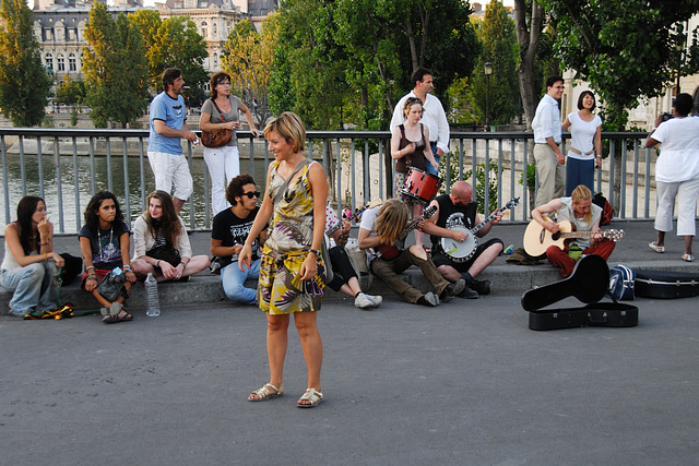 Paris - Englishmen provide for good mood