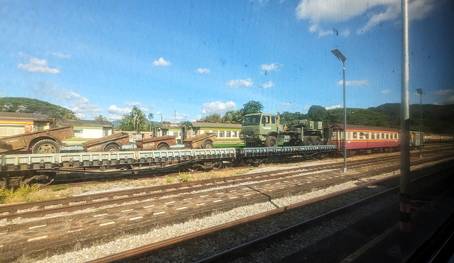 Scène de guerre ferroviaire / Railway warfare scenery