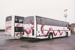 Snowdons 910 UPG (A320 XHE) and J910 OEY at Grantham Service Area – 2 Nov 1997 (376-01)