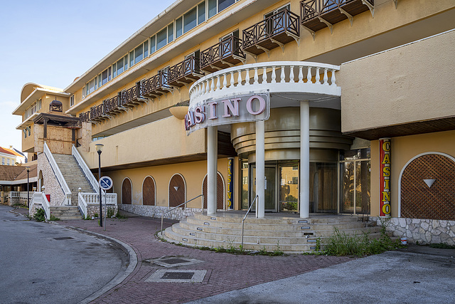 abandoned Hotel Plaza - Willemstad