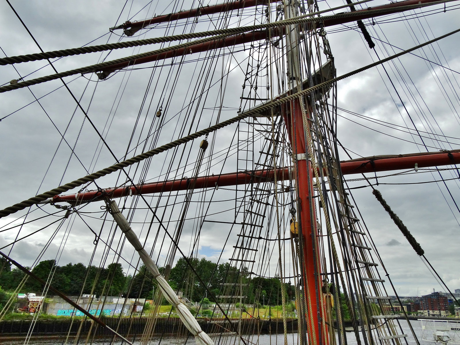 Mast and Rigging