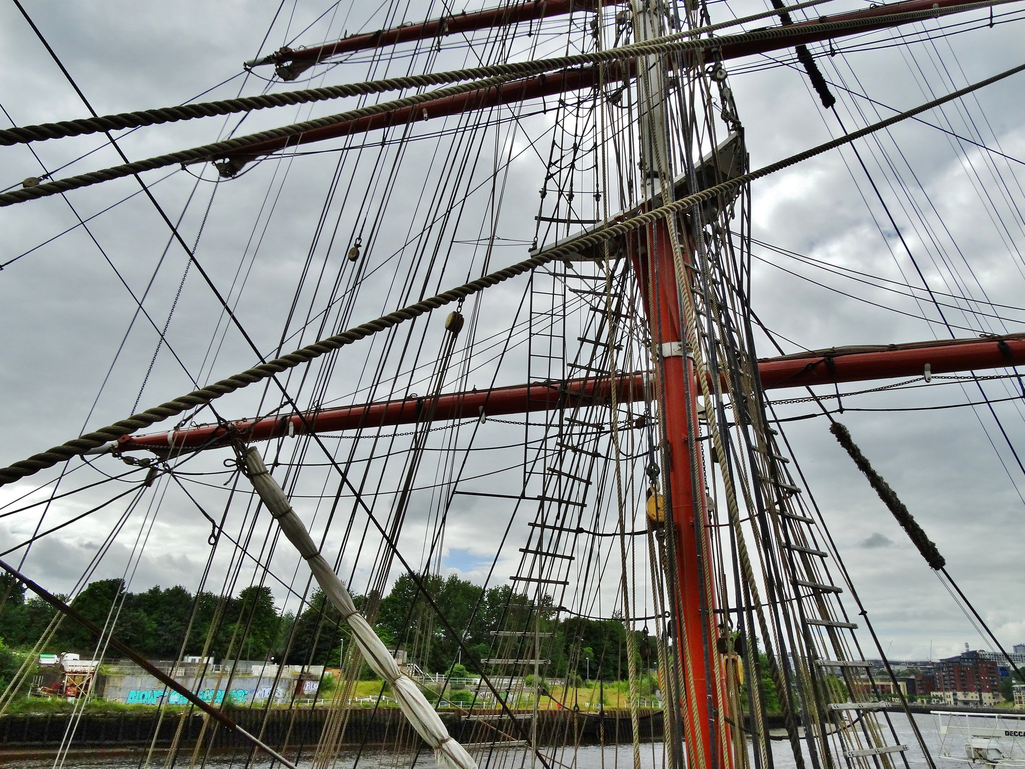 Mast and Rigging