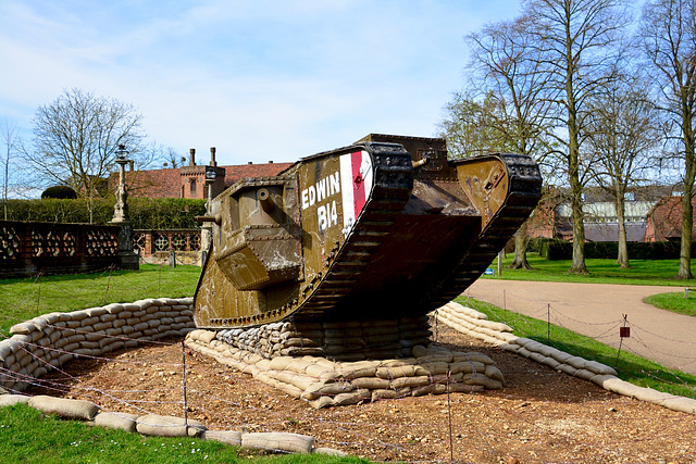 England 2016 – Hatﬁeld House – Tank