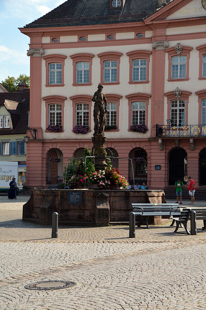 Brunnen am Gengenbacher Rathaus