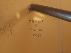 Le bon goût des graffitis français.