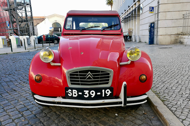 Lisbon 2018 – Citroën 2CV