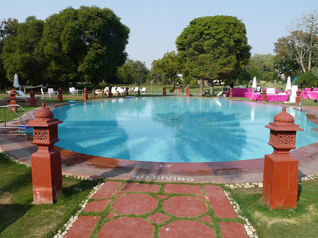 Jaipur- Jai Mahal Palace Hotel- No Diving!