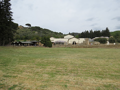 Piazza Armerina : la villa del Casale vue de l'extérieur.