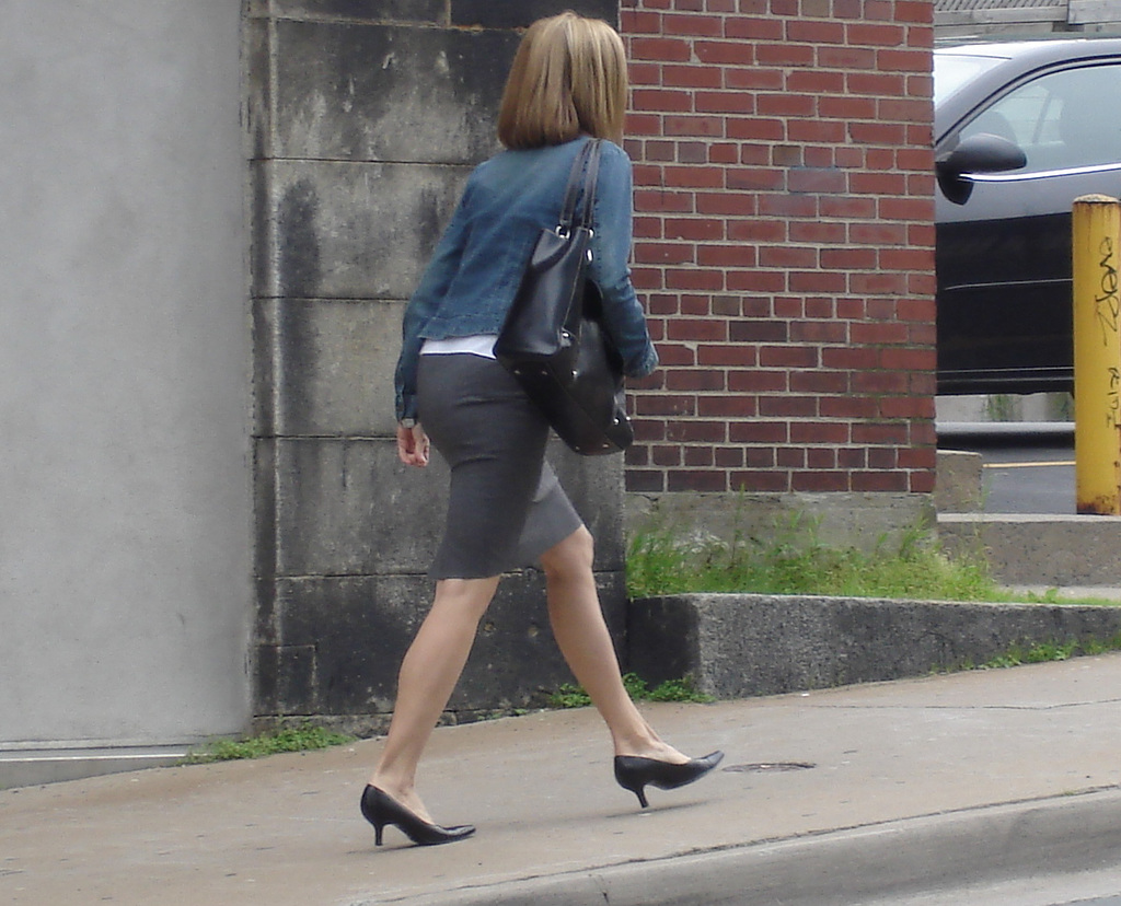 Big purse one way high-heeled Lady