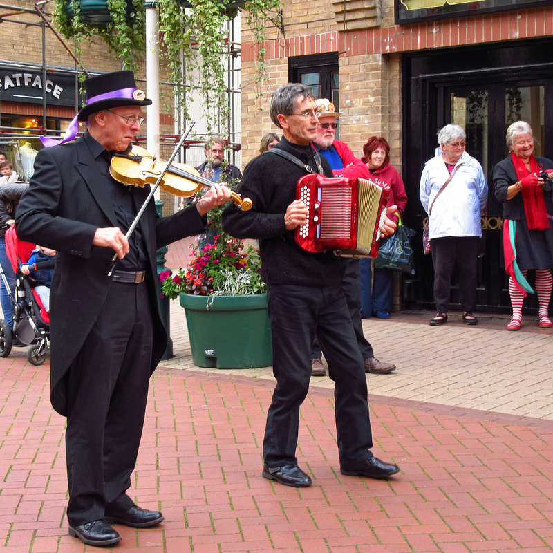 18 Orchard Sq - Dukes Dandy musicians