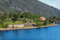 Dypere og dypere inn i fjorden - Oscarsborg