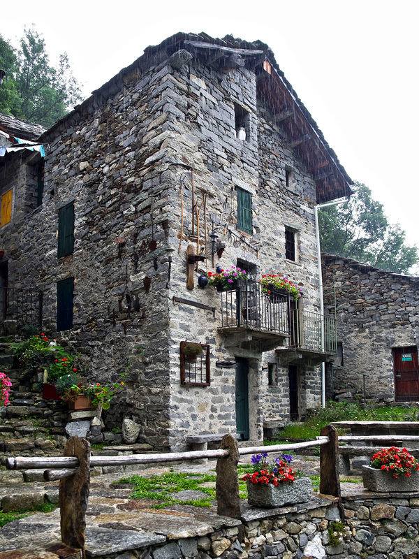 #5 The little Country of Desate in the rain - Piedicavallo, Biella - (HDR)