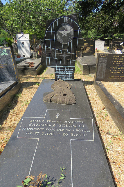 gunnersbury cemetery