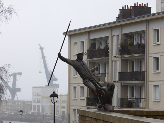 Statue en bronze à Brest (29), près du pont de Recouvrance et la tour Tanguy : Fanny de Laninon et Jean Quemeneur . Sculpture de Jérome Durand
