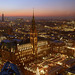 Blick von der Petrikirche (PiP) auf den Weihnachtsmarkt vor dem Hamburger Rathaus