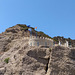 Felsen mit Statuen