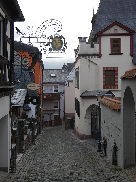 Rudesheim- Leading to Drosselgasse