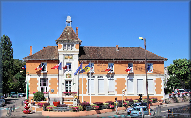 La Verpillière (38) 17 juin 2017. L'Hôtel de Ville.