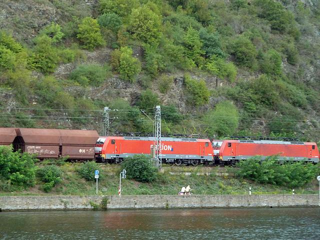 Doppelgespann der Railion an der Mosel richtung Koblenz