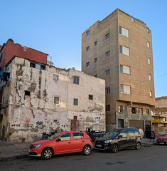 Façade maganée / A wall with a lack of love